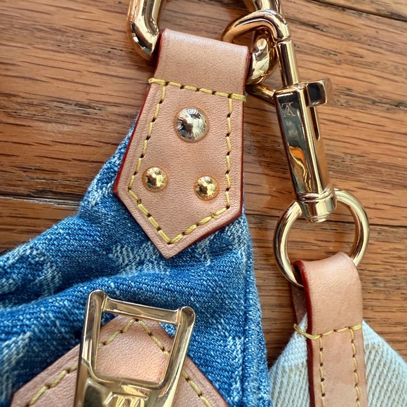 Louis Vuitton denim High Rise Bumbag Monogram Crossbody with Natural Trim - Picture 2 of 6